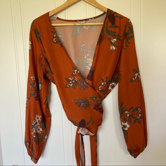 Tasi Travels long sleeve floral burnt orange wrap blouse - size M/L - Picture 4 of 8